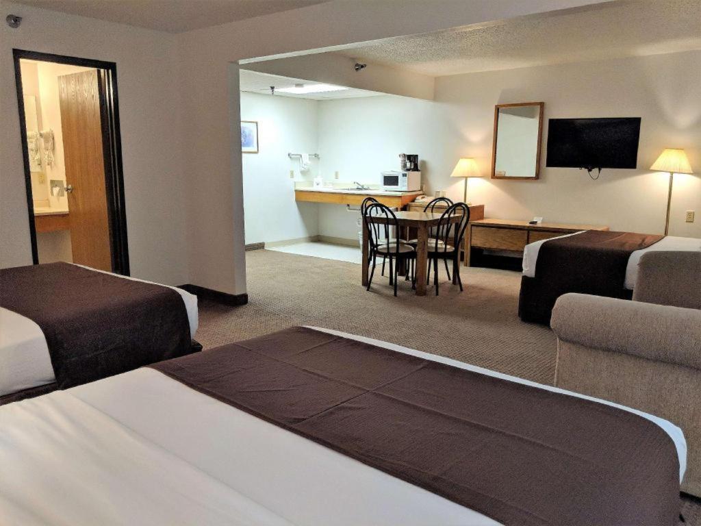 Americas Best Value Inn Torrington Bagian luar foto